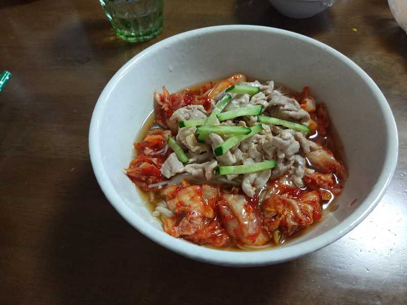 Somen with kimchi and pork